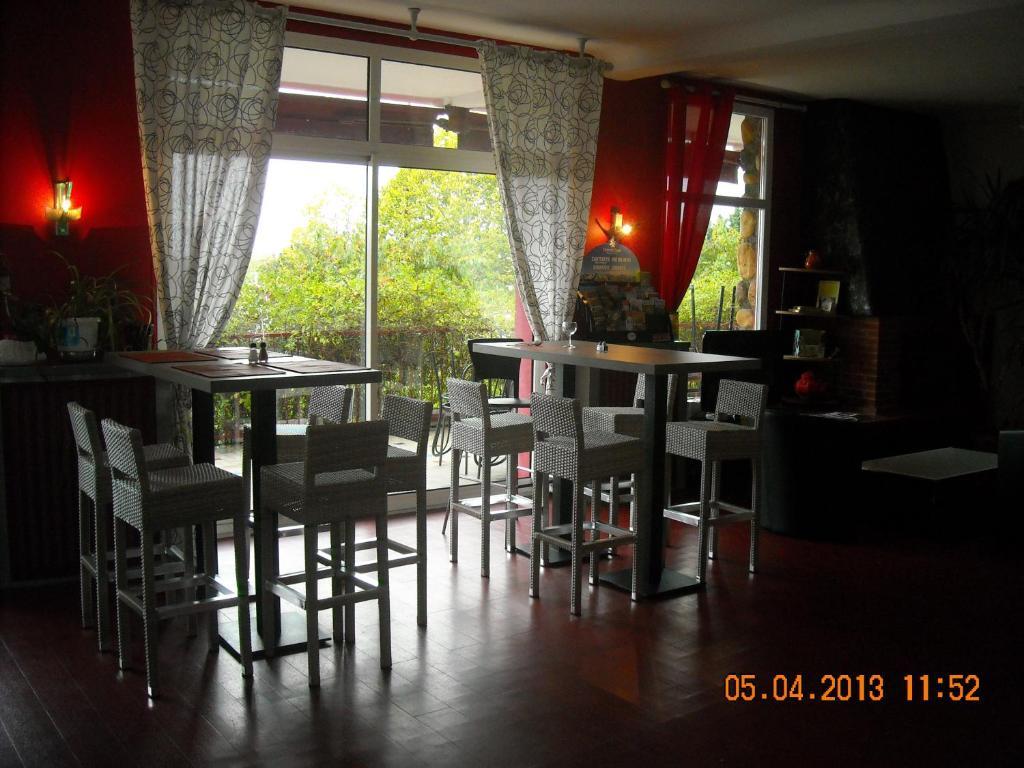 Logis Hotels - Hotel Et Restaurant Le Relais Des Garrigues Grisolles エクステリア 写真